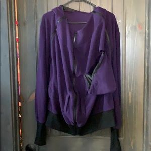 Hooded kangaroo sweatshirt